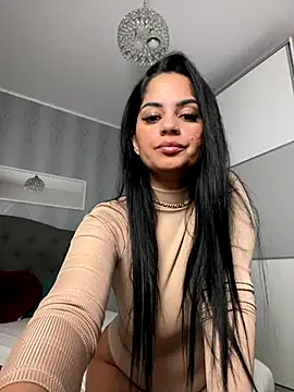 Snapshot of _adelle chatting on November 2025 01:11:01 PM adelle online show from November 2025 01:11:01 PM