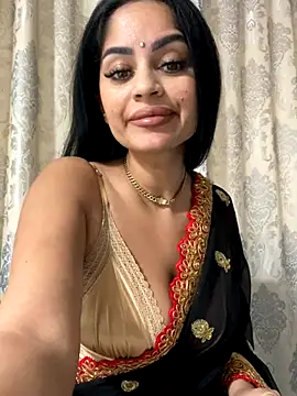 Snapshot of _adelle chatting on November 2025 12:15:02 PM adelle online show from November 2025 12:15:02 PM