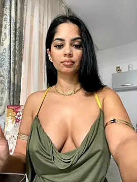 Snapshot of _adelle chatting on November 2025 12:19:02 PM adelle online show from November 2025 12:19:02 PM