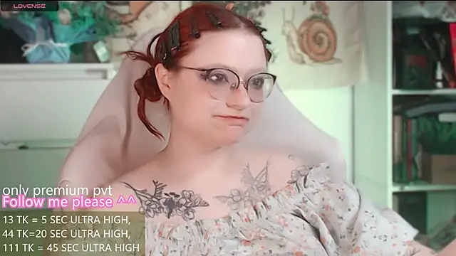 Snapshot of me__hanna chatting on April 2026 02:54:01 AM me hanna online show from April 2026 02:54:01 AM