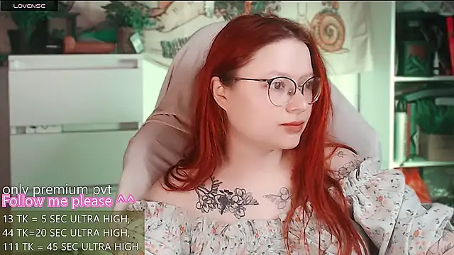 Snapshot of me__hanna chatting on April 2026 02:20:02 AM me hanna online show from April 2026 02:20:02 AM