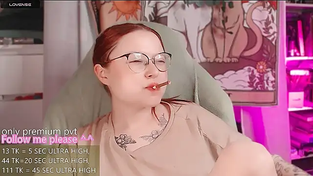 Snapshot of me__hanna chatting on June 2026 01:59:01 AM me hanna online show from June 2026 01:59:01 AM