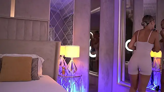 BlairSanders online show from September 2025 06:19:02 PM