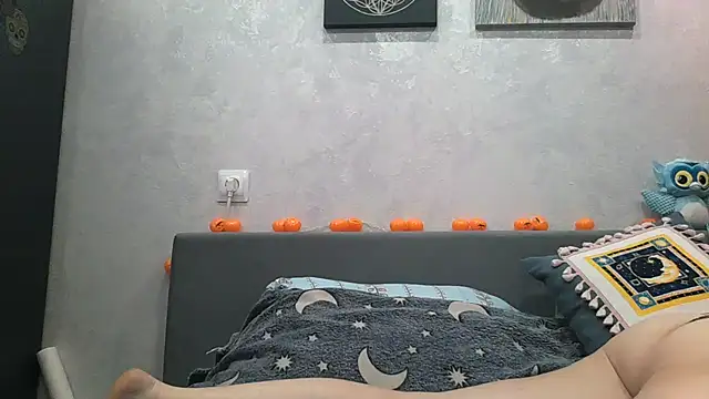 Snapshot of BlueXOwl chatting on November 2025 06:41:02 PM BlueXOwl online show from November 2025 06:41:02 PM