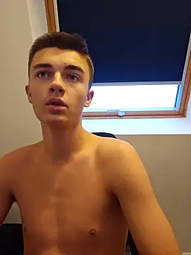 yanisyanisss online show from December 2025 03:30:02 PM