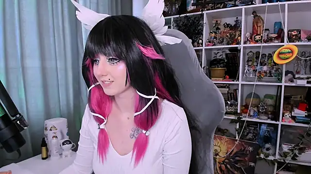 Snapshot of ohclementine chatting on April 2026 08:59:02 AM ohclementine online show from April 2026 08:59:02 AM