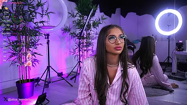 VanessaSimon online show from January 2025 06:42:01 AM