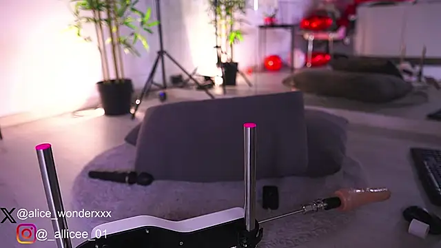 VanessaSimon online show from February 2025 10:10:01 AM