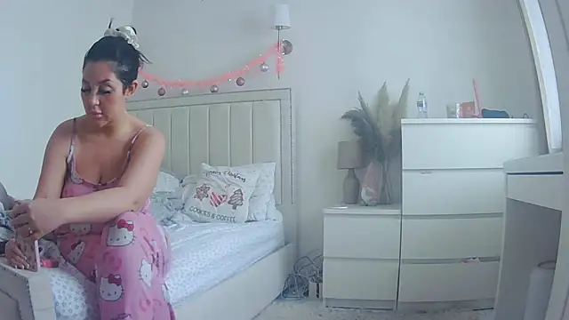 magical mia online show from December 2025 10:23:02 AM