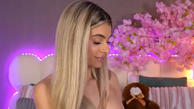 Snapshot of HaileyMadow chatting on April 2026 01:41:01 PM HaileyMadow online show from April 2026 01:41:01 PM