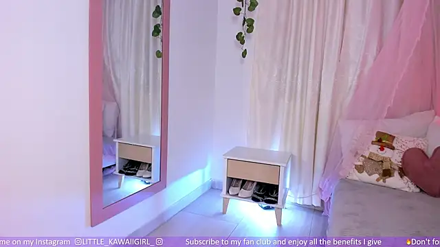 little kawaiigirl  online show from December 2024 07:17:02 AM