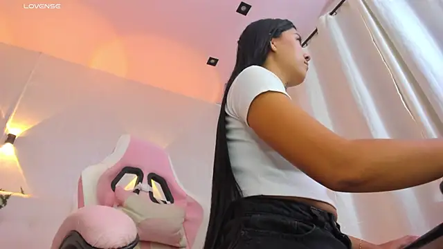 miagomezweb1 online show from March 2025 12:23:01 PM