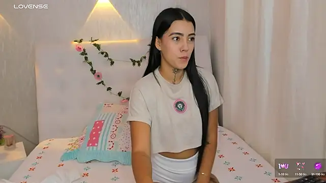 miagomezweb1 online show from March 2025 01:12:02 PM