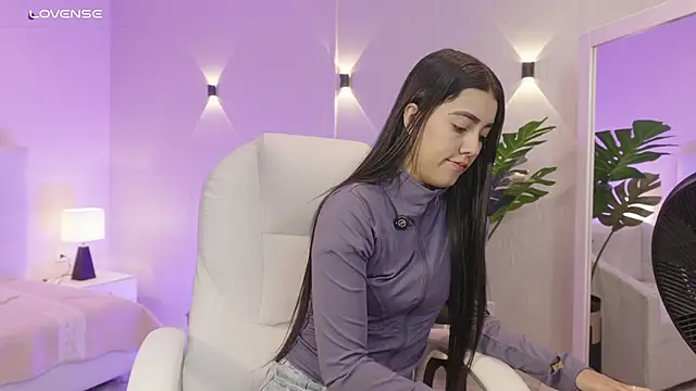 miagomezweb1 online show from September 2025 12:29:01 PM