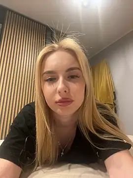 Snapshot of Nicole_blonde0 chatting on February 2025 09:06:02 PM Nicole blonde0 online show from February 2025 09:06:02 PM