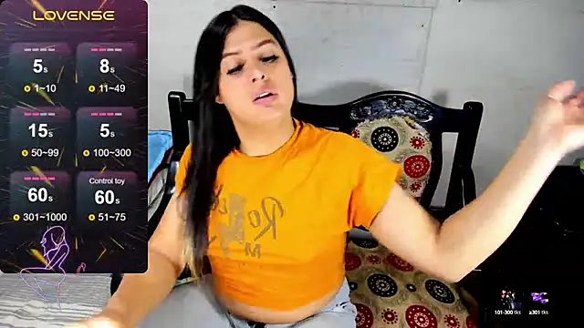 Snapshot of blonde_girl01 chatting on February 2025 10:31:02 PM blonde girl01 online show from February 2025 10:31:02 PM