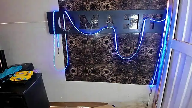 Snapshot of blonde_girl01 chatting on March 2025 06:30:01 PM blonde girl01 online show from March 2025 06:30:01 PM