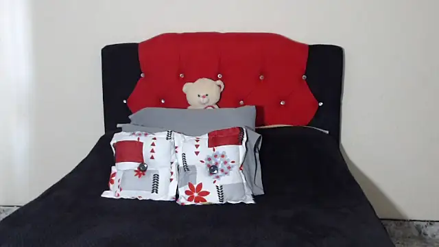 Crystal milkmature online show from March 2025 09:03:01 PM