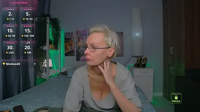 Snapshot of HelgaHimmell chatting on December 2024 07:12:02 PM HelgaHimmell online show from December 2024 07:12:02 PM