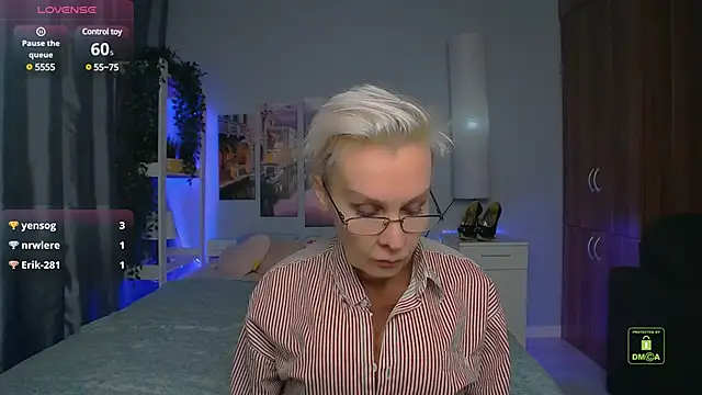 Snapshot of HelgaHimmell chatting on December 2024 06:25:01 PM HelgaHimmell online show from December 2024 06:25:01 PM