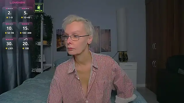 Snapshot of HelgaHimmell chatting on December 2024 04:21:02 PM HelgaHimmell online show from December 2024 04:21:02 PM