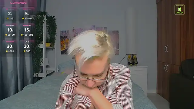 Snapshot of HelgaHimmell chatting on December 2024 07:26:02 PM HelgaHimmell online show from December 2024 07:26:02 PM