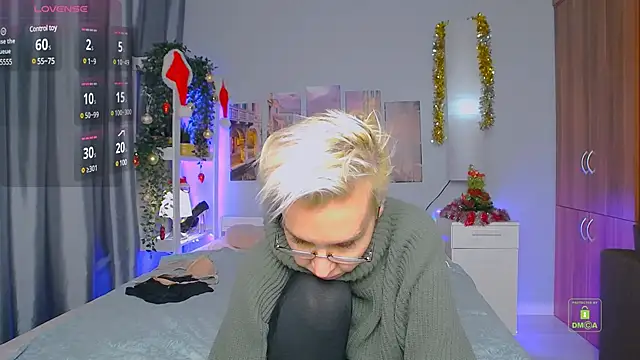 Snapshot of HelgaHimmell chatting on December 2024 01:47:02 AM HelgaHimmell online show from December 2024 01:47:02 AM