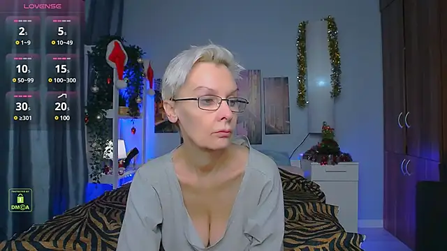 Snapshot of HelgaHimmell chatting on December 2024 09:47:02 PM HelgaHimmell online show from December 2024 09:47:02 PM