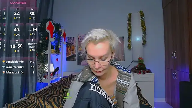 Snapshot of HelgaHimmell chatting on December 2024 03:55:02 AM HelgaHimmell online show from December 2024 03:55:02 AM