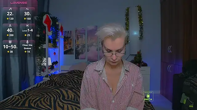 Snapshot of HelgaHimmell chatting on December 2024 04:11:02 PM HelgaHimmell online show from December 2024 04:11:02 PM