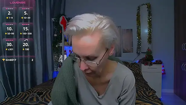 Snapshot of HelgaHimmell chatting on January 2025 09:31:01 PM HelgaHimmell online show from January 2025 09:31:01 PM