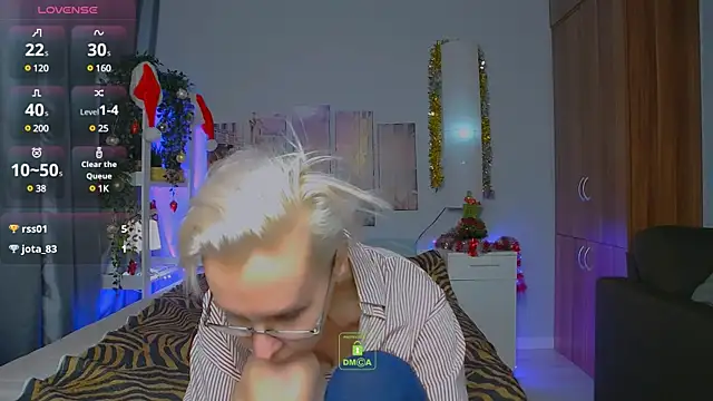 Snapshot of HelgaHimmell chatting on January 2025 02:25:01 AM HelgaHimmell online show from January 2025 02:25:01 AM