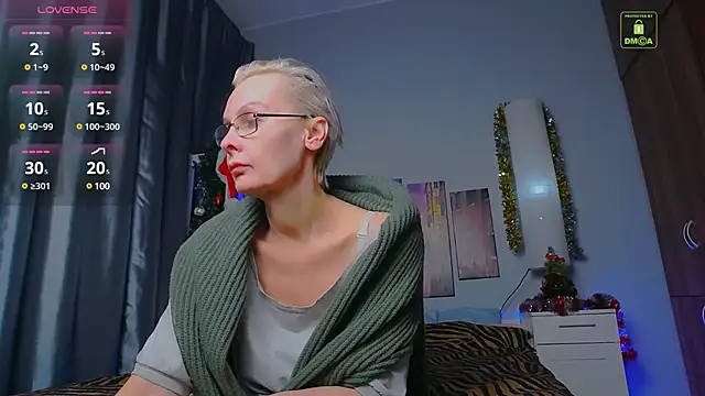 Snapshot of HelgaHimmell chatting on January 2025 10:58:02 PM HelgaHimmell online show from January 2025 10:58:02 PM