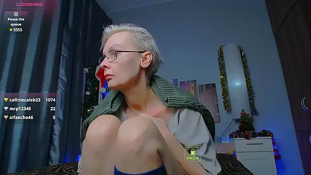 Snapshot of HelgaHimmell chatting on January 2025 02:01:01 AM HelgaHimmell online show from January 2025 02:01:01 AM