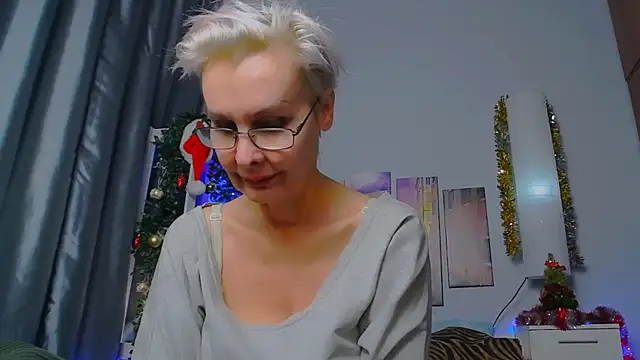 Snapshot of HelgaHimmell chatting on January 2025 01:34:02 AM HelgaHimmell online show from January 2025 01:34:02 AM