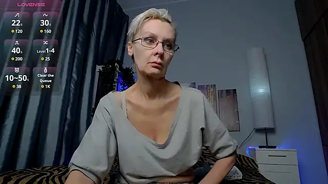 Snapshot of HelgaHimmell chatting on January 2025 03:44:01 AM HelgaHimmell online show from January 2025 03:44:01 AM