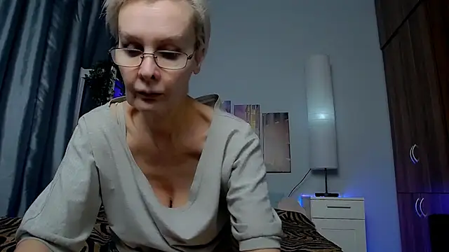 Snapshot of HelgaHimmell chatting on January 2025 06:54:01 AM HelgaHimmell online show from January 2025 06:54:01 AM