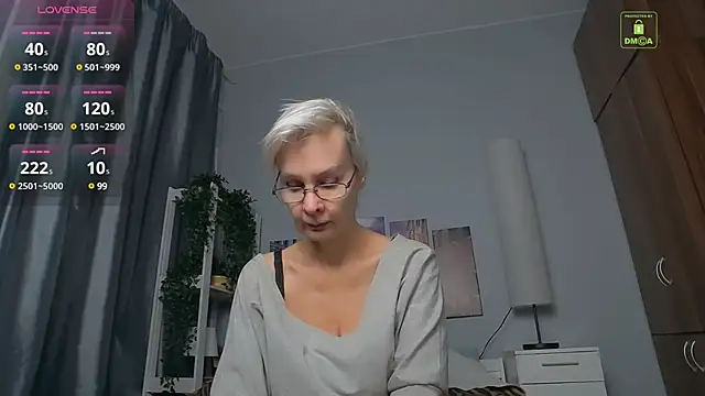 Snapshot of HelgaHimmell chatting on February 2025 03:45:01 AM HelgaHimmell online show from February 2025 03:45:01 AM