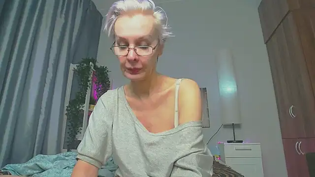 Snapshot of HelgaHimmell chatting on March 2025 09:40:02 AM HelgaHimmell online show from March 2025 09:40:02 AM