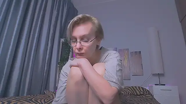 Snapshot of HelgaHimmell chatting on March 2025 12:38:01 AM HelgaHimmell online show from March 2025 12:38:01 AM