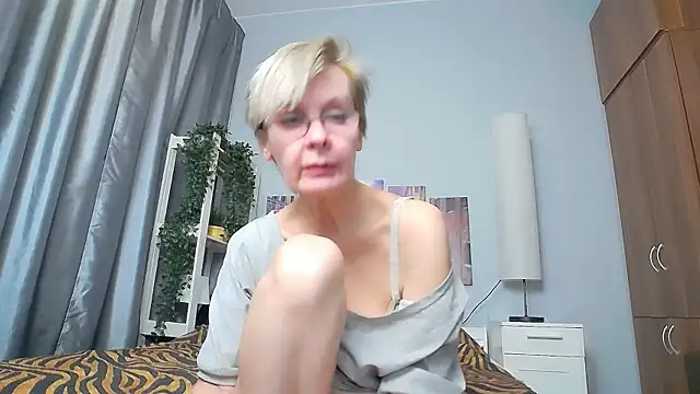 Snapshot of HelgaHimmell chatting on March 2025 09:59:02 PM HelgaHimmell online show from March 2025 09:59:02 PM