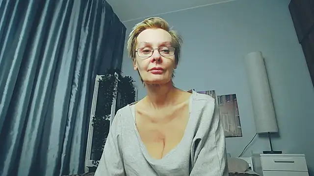 Snapshot of HelgaHimmell chatting on March 2025 10:08:02 PM HelgaHimmell online show from March 2025 10:08:02 PM