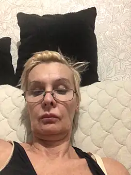 Snapshot of HelgaHimmell chatting on November 2025 09:04:01 PM HelgaHimmell online show from November 2025 09:04:01 PM