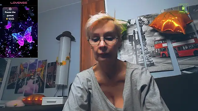 Snapshot of HelgaHimmell chatting on November 2025 10:48:02 AM HelgaHimmell online show from November 2025 10:48:02 AM