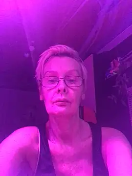 Snapshot of HelgaHimmell chatting on December 2025 01:05:02 PM HelgaHimmell online show from December 2025 01:05:02 PM