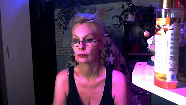 Snapshot of HelgaHimmell chatting on April 2026 10:47:02 PM HelgaHimmell online show from April 2026 10:47:02 PM