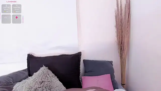 Aishaza1 online show from December 2025 05:53:01 PM