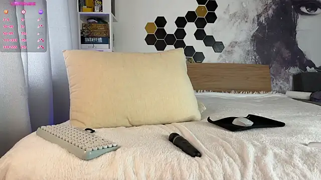 LinaWitch online show from March 2025 05:00:01 AM