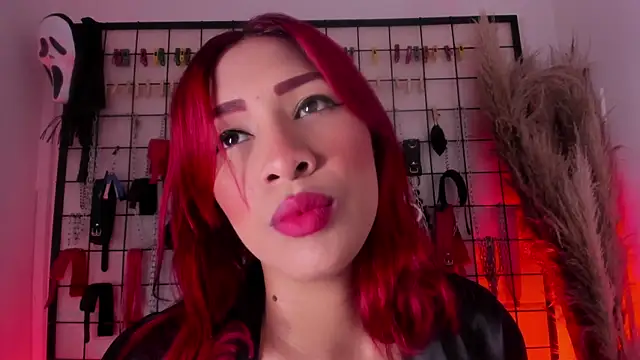 Snapshot of charrlotte_quinn chatting on November 2025 02:40:02 PM charrlotte quinn online show from November 2025 02:40:02 PM