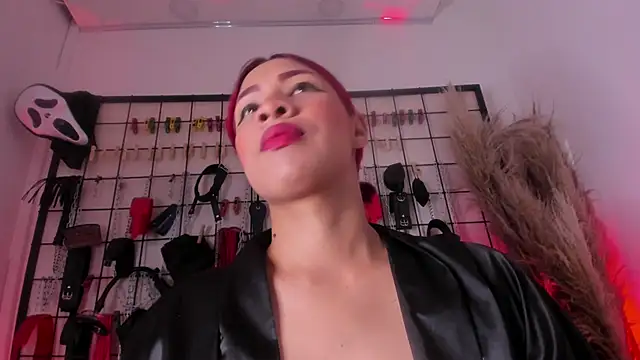 Snapshot of charrlotte_quinn chatting on November 2025 02:50:02 PM charrlotte quinn online show from November 2025 02:50:02 PM